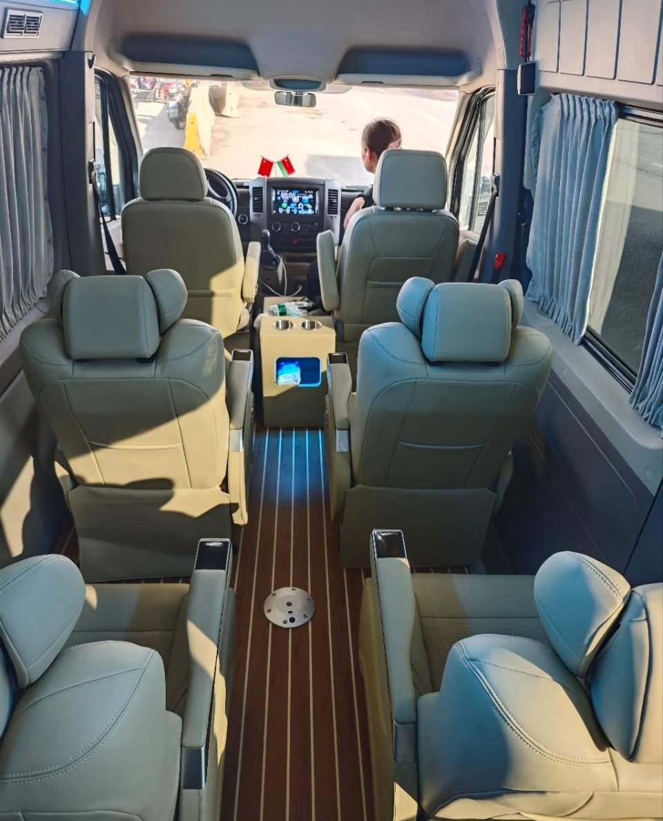 Sprinter forward-facing passenger seating and central aisle