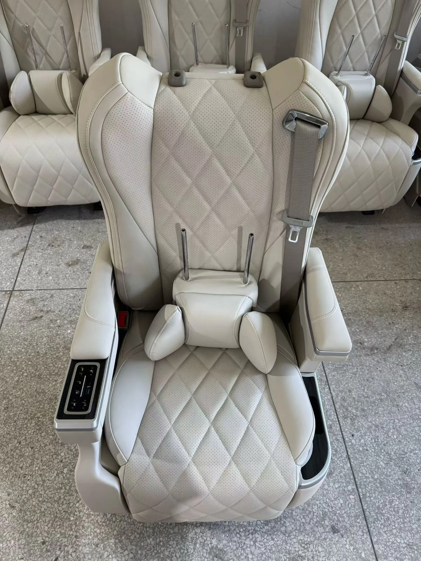 LSVIP001 luxury van captain seat, beige — front view